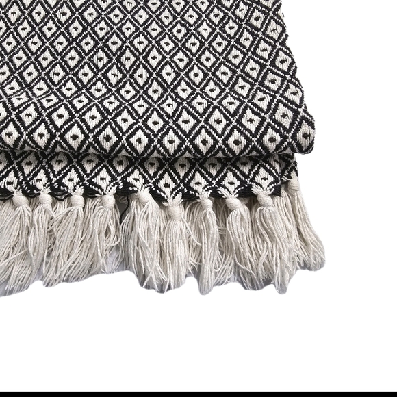 White and Black Geometric Southwest Fringed Bohemian Wrap Scarf  54 in x 44 in - Picture 10 of 12
